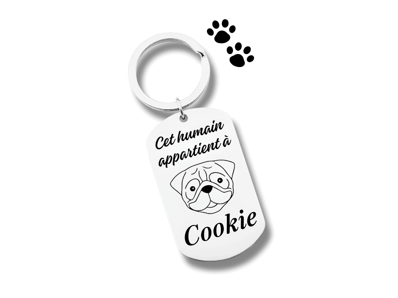 porte-clés argent chien personnalisé avec illustration de visage de carlin et texte gravé